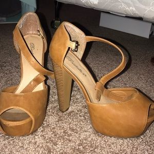 Chestnut leather heels